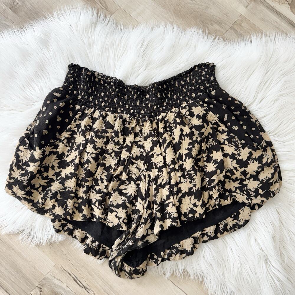 Free People bubble hem shorts Black Tan Floral large #123012